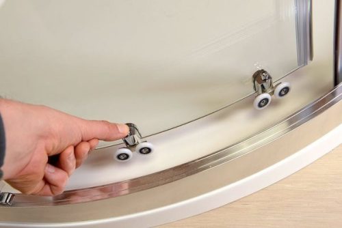 Gelco Sigma 90x90 íves zuhanykabin öntöttmárvány zuhanytálcával görgők