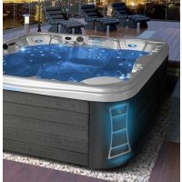 Jakuzzi medence